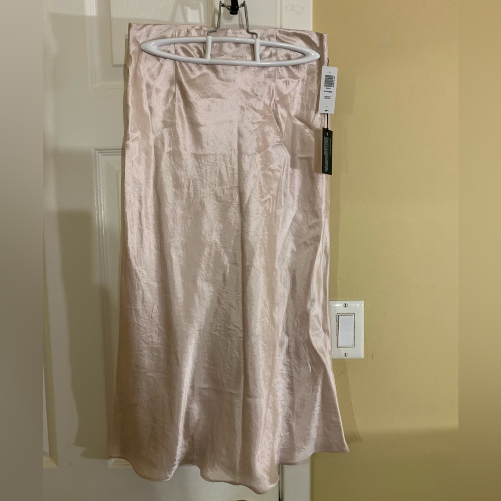 BNWT Aritzia Babaton Slip Midi Denude Skirt Size 4